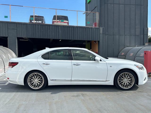 LS LS600h Fスポーツ WORK20AW サンルーフ 本革 電動トランク プレミアムサウンドシステム ドラレコ 純正ナビ TV Rカメラ 前方プリクラッシュセーフティ ディーラー記録簿H30ーR7年 純正AW冬タイヤセット有(8枚目)