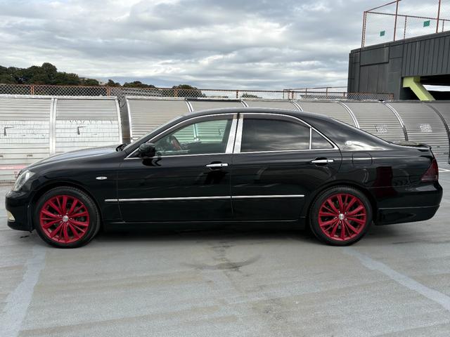 クラウン アスリート　プレミアムエディション　純正ＨＤＤナビ　バックカメラ　レオニス１８インチＡＷ　リア・リアアンダーエアロ　電動シート　シートカバー　ＥＴＣ　スマートキー２個　車両・ナビ取説有り　ディーラー記録簿有り（9枚目）