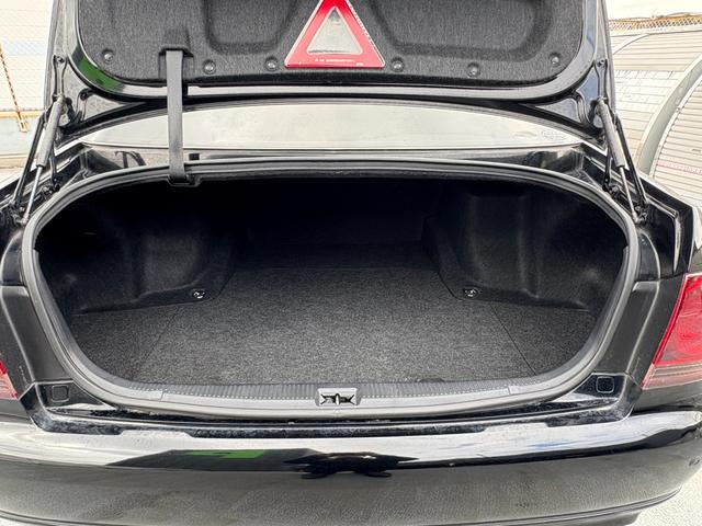 クラウン アスリート　プレミアムエディション　純正ＨＤＤナビ　バックカメラ　レオニス１８インチＡＷ　リア・リアアンダーエアロ　電動シート　シートカバー　ＥＴＣ　スマートキー２個　車両・ナビ取説有り　ディーラー記録簿有り（24枚目）