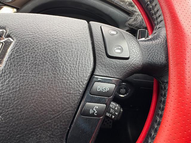 クラウン アスリート　プレミアムエディション　純正ＨＤＤナビ　バックカメラ　レオニス１８インチＡＷ　リア・リアアンダーエアロ　電動シート　シートカバー　ＥＴＣ　スマートキー２個　車両・ナビ取説有り　ディーラー記録簿有り（30枚目）