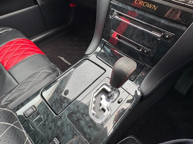 クラウン アスリート　プレミアムエディション　純正ＨＤＤナビ　バックカメラ　レオニス１８インチＡＷ　リア・リアアンダーエアロ　電動シート　シートカバー　ＥＴＣ　スマートキー２個　車両・ナビ取説有り　ディーラー記録簿有り（35枚目）