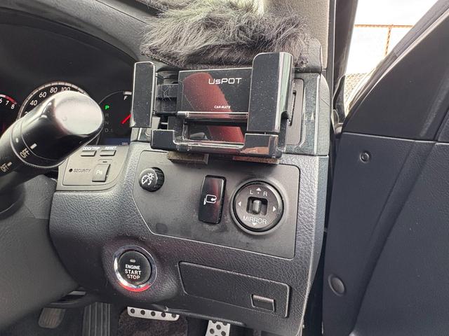 クラウン アスリート　プレミアムエディション　純正ＨＤＤナビ　バックカメラ　レオニス１８インチＡＷ　リア・リアアンダーエアロ　電動シート　シートカバー　ＥＴＣ　スマートキー２個　車両・ナビ取説有り　ディーラー記録簿有り（37枚目）