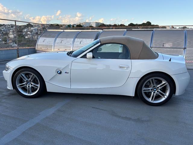 Ｚ４ Ｍロードスター　純正ＨＤＤナビ　スポーツモード　本革シート　電動シート　シートヒーター　ＥＴＣ　ＨＩＤライト　キーレス２個　取説有り　記録簿（Ｈ２１．２３．２５．２６．２７．２８．２９．３０．Ｒ１．３．５．７年）（4枚目）