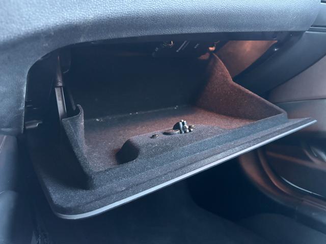 Ｚ４ Ｍロードスター　純正ＨＤＤナビ　スポーツモード　本革シート　電動シート　シートヒーター　ＥＴＣ　ＨＩＤライト　キーレス２個　取説有り　記録簿（Ｈ２１．２３．２５．２６．２７．２８．２９．３０．Ｒ１．３．５．７年）（36枚目）