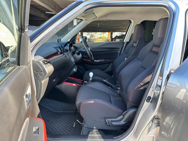 スイフトスポーツ ベースグレード　ワンオーナー　禁煙車　純正メモリナビ　全周囲カメラ　フルセグＴＶ　ＥＴＣ　前後ドラレコ　レーダークルーズ　ブラインドスポット　コーナーセンサー　シートヒーター　純正１７インチＡＷ　スマートキー２個（17枚目）