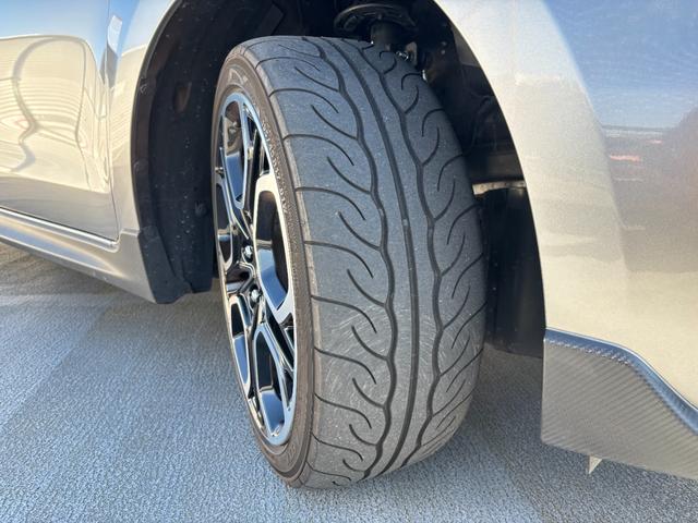 スイフトスポーツ ベースグレード　ワンオーナー　禁煙車　純正メモリナビ　全周囲カメラ　フルセグＴＶ　ＥＴＣ　前後ドラレコ　レーダークルーズ　ブラインドスポット　コーナーセンサー　シートヒーター　純正１７インチＡＷ　スマートキー２個（40枚目）