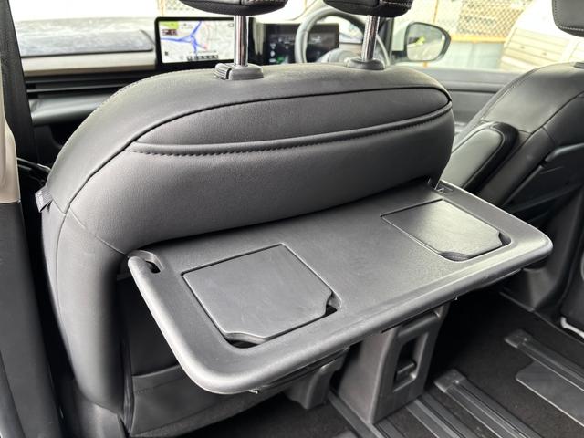 セレナ ハイウェイスターV 1オーナー Fスポイラー 純正コネクトナビ ステアヒーター シートヒーター(運転席/2列目) 後席モニター プロパイロット ワイヤレス充電 ETC2.0 フルセグTV 全方位カメラ(12枚目)