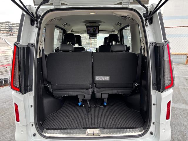 セレナ ハイウェイスターV 1オーナー Fスポイラー 純正コネクトナビ ステアヒーター シートヒーター(運転席/2列目) 後席モニター プロパイロット ワイヤレス充電 ETC2.0 フルセグTV 全方位カメラ(20枚目)