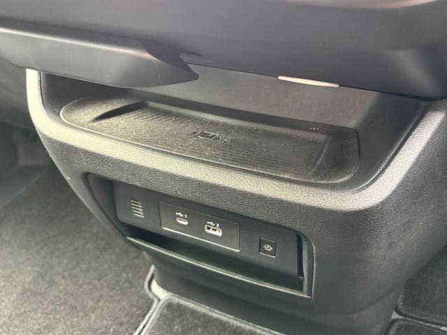 セレナ ハイウェイスターV 1オーナー Fスポイラー 純正コネクトナビ ステアヒーター シートヒーター(運転席/2列目) 後席モニター プロパイロット ワイヤレス充電 ETC2.0 フルセグTV 全方位カメラ(42枚目)