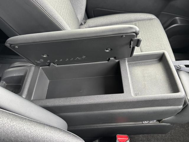 セレナ ハイウェイスターV 1オーナー Fスポイラー 純正コネクトナビ ステアヒーター シートヒーター(運転席/2列目) 後席モニター プロパイロット ワイヤレス充電 ETC2.0 フルセグTV 全方位カメラ(46枚目)