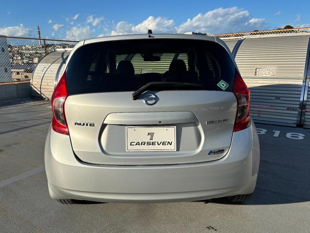 ノート メダリスト エマージェンシーブレーキパッケージ 純正ナビ 全方位カメラ フルセグTV エマージェンシーブレーキ レーンキープ ハーフレザー 社外14インチAW サイドバイザー ETC(5枚目)