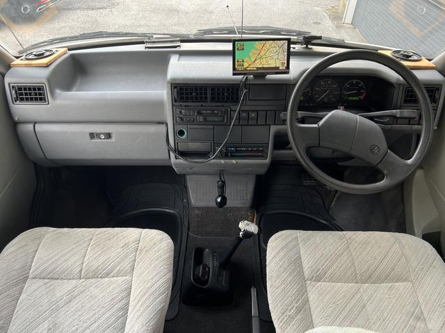 ヴァナゴン ＧＬ　Ｔ４　ヴァナゴン　オートスリーパー　キャンピングカー　タープ・テント接続可　バンクベッド　座席兼用ベッド　テーブル　シンク　コンセント　　ルーフベント　換気扇　８ナンバー（6枚目）
