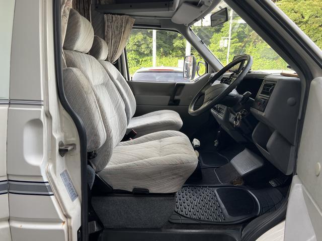 ヴァナゴン ＧＬ　Ｔ４　ヴァナゴン　オートスリーパー　キャンピングカー　タープ・テント接続可　バンクベッド　座席兼用ベッド　テーブル　シンク　コンセント　　ルーフベント　換気扇　８ナンバー（11枚目）