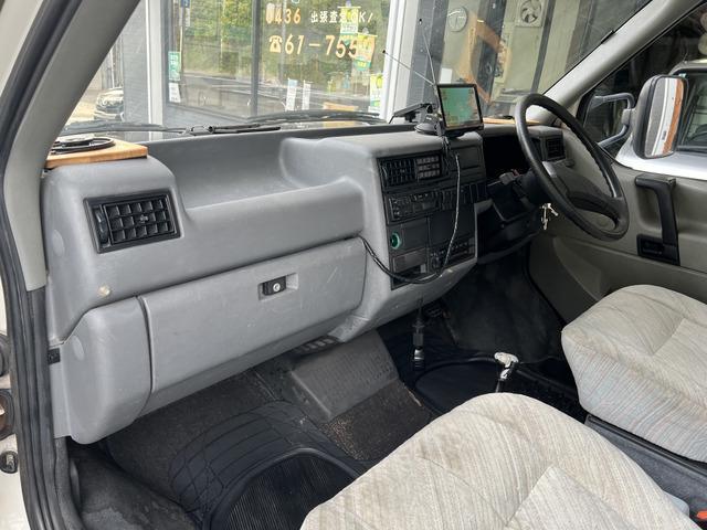 ヴァナゴン ＧＬ　Ｔ４　ヴァナゴン　オートスリーパー　キャンピングカー　タープ・テント接続可　バンクベッド　座席兼用ベッド　テーブル　シンク　コンセント　　ルーフベント　換気扇　８ナンバー（15枚目）