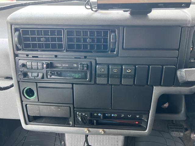 ヴァナゴン ＧＬ　Ｔ４　ヴァナゴン　オートスリーパー　キャンピングカー　タープ・テント接続可　バンクベッド　座席兼用ベッド　テーブル　シンク　コンセント　　ルーフベント　換気扇　８ナンバー（20枚目）