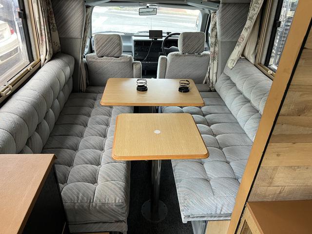 ヴァナゴン ＧＬ　Ｔ４　ヴァナゴン　オートスリーパー　キャンピングカー　タープ・テント接続可　バンクベッド　座席兼用ベッド　テーブル　シンク　コンセント　　ルーフベント　換気扇　８ナンバー（34枚目）