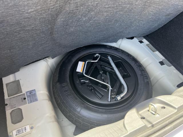 500 1.2 8V ラウンジ ガラスルーフ 純正15インチAW キーレス フォグランプ MTモード付 純正フロアマット 純正オーディオ CD(32枚目)