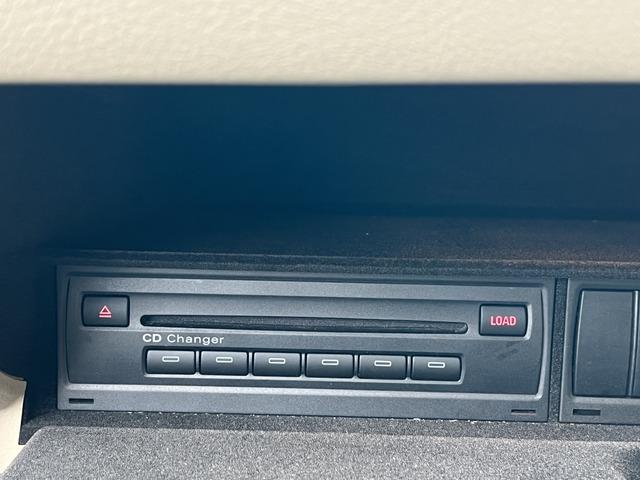 Ａ６アバント ２．８ＦＳＩクワトロ　ベージュレザーシート　シートヒーター　ナビ　テレビ　ＣＤ　バックカメラ　ＥＴＣ　クリアランスソナー　１７インチＡＷ　電動バックドア　パドルシフト　パワーシート　オートＡＣ　ルーフレール　二年車検付き（30枚目）