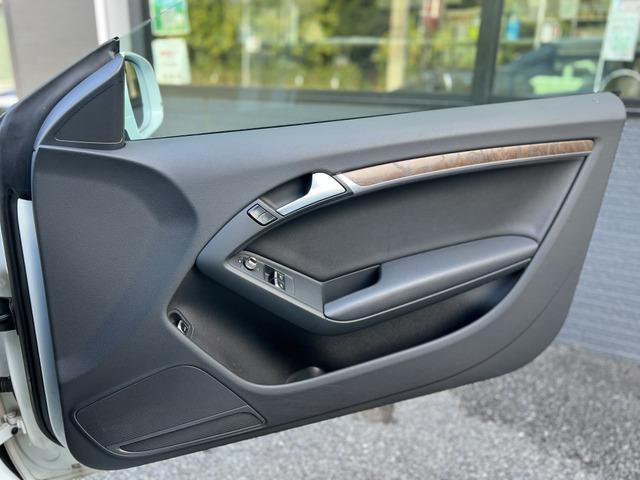 Ａ５ ２．０ＴＦＳＩクワトロ　４ＷＤ　黒レザーシート　パワーシート　バックカメラ　ナビ　テレビ　バックカメラ　クリアランスソナー　アイドリングストップ　１８インチＡＷ　純正フロアマット　クルーズコントロール　記録簿　二年車検付き（39枚目）