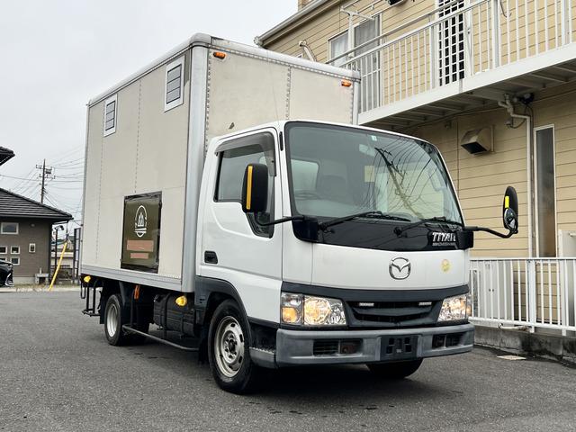 タイタンダッシュ オートマ キッチンカー フードトラック 移動販売車 ケータリングカー シンク 換気扇 エアコン コンロ 窓サッシ コンセント バックカメラ(2枚目)