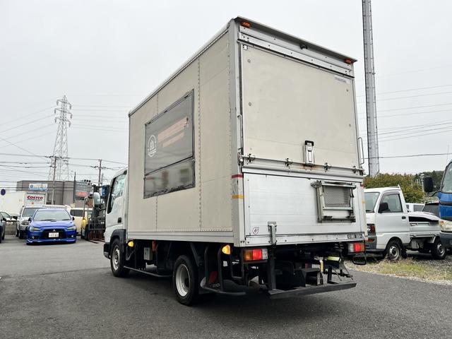 タイタンダッシュ オートマ キッチンカー フードトラック 移動販売車 ケータリングカー シンク 換気扇 エアコン コンロ 窓サッシ コンセント バックカメラ(5枚目)