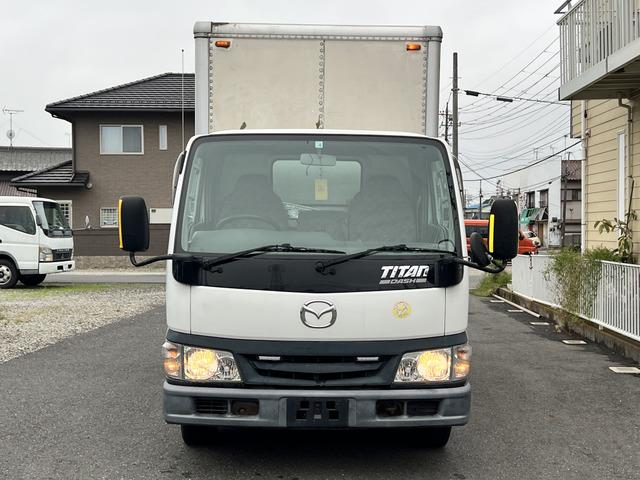 タイタンダッシュ オートマ キッチンカー フードトラック 移動販売車 ケータリングカー シンク 換気扇 エアコン コンロ 窓サッシ コンセント バックカメラ(8枚目)