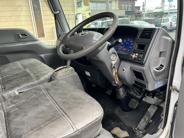 タイタンダッシュ オートマ キッチンカー フードトラック 移動販売車 ケータリングカー シンク 換気扇 エアコン コンロ 窓サッシ コンセント バックカメラ(24枚目)