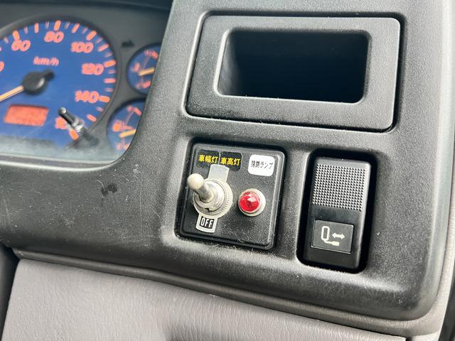 タイタンダッシュ オートマ キッチンカー フードトラック 移動販売車 ケータリングカー シンク 換気扇 エアコン コンロ 窓サッシ コンセント バックカメラ(26枚目)