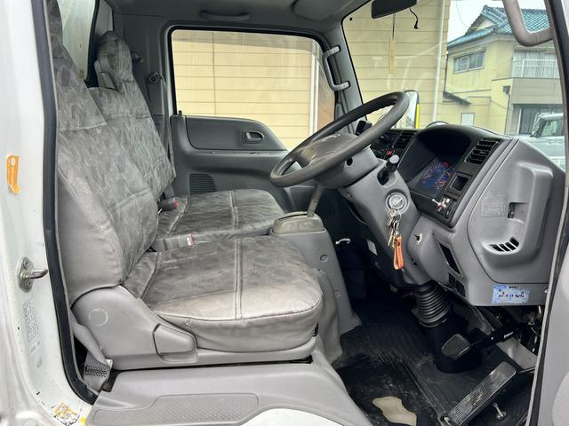 タイタンダッシュ オートマ キッチンカー フードトラック 移動販売車 ケータリングカー シンク 換気扇 エアコン コンロ 窓サッシ コンセント バックカメラ(30枚目)