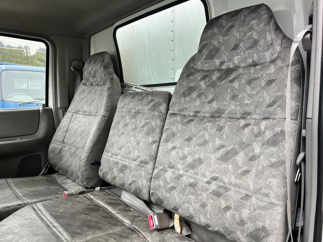 タイタンダッシュ オートマ キッチンカー フードトラック 移動販売車 ケータリングカー シンク 換気扇 エアコン コンロ 窓サッシ コンセント バックカメラ(33枚目)