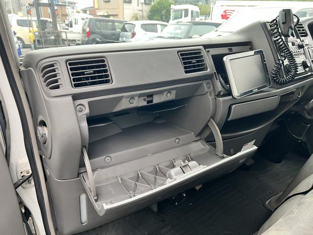 タイタンダッシュ オートマ キッチンカー フードトラック 移動販売車 ケータリングカー シンク 換気扇 エアコン コンロ 窓サッシ コンセント バックカメラ(36枚目)