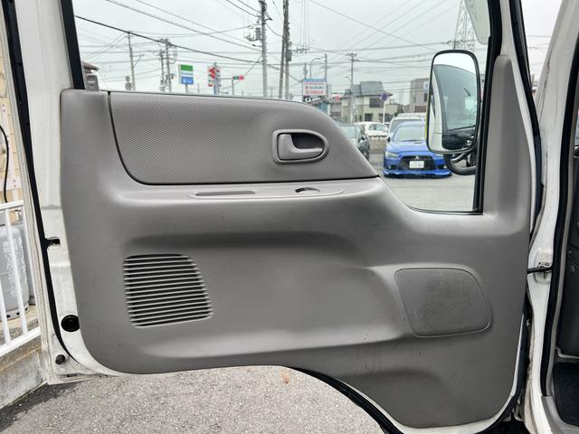 タイタンダッシュ オートマ キッチンカー フードトラック 移動販売車 ケータリングカー シンク 換気扇 エアコン コンロ 窓サッシ コンセント バックカメラ(37枚目)