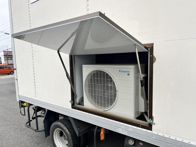 タイタンダッシュ オートマ キッチンカー フードトラック 移動販売車 ケータリングカー シンク 換気扇 エアコン コンロ 窓サッシ コンセント バックカメラ(45枚目)