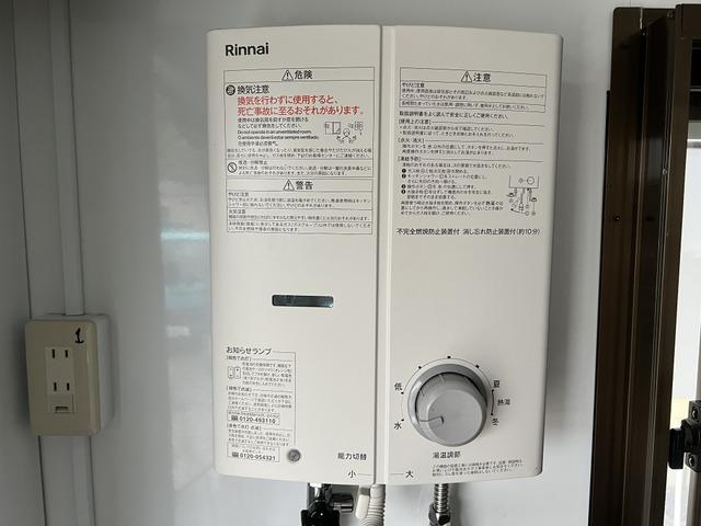 タイタンダッシュ オートマ キッチンカー フードトラック 移動販売車 ケータリングカー シンク 換気扇 エアコン コンロ 窓サッシ コンセント バックカメラ(58枚目)