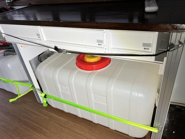 タイタンダッシュ オートマ キッチンカー フードトラック 移動販売車 ケータリングカー シンク 換気扇 エアコン コンロ 窓サッシ コンセント バックカメラ(64枚目)