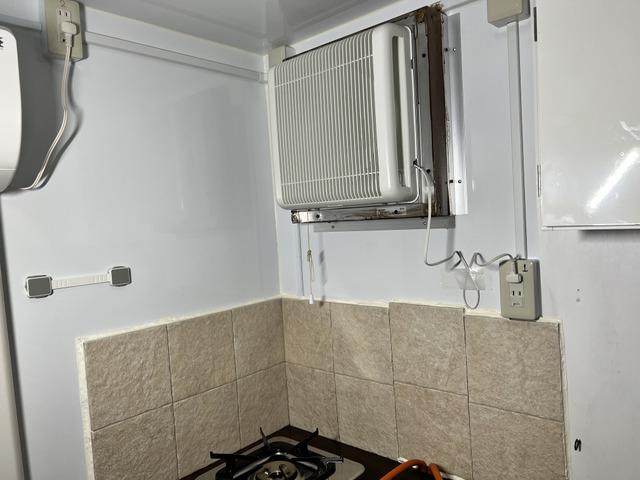 タイタンダッシュ オートマ キッチンカー フードトラック 移動販売車 ケータリングカー シンク 換気扇 エアコン コンロ 窓サッシ コンセント バックカメラ(69枚目)