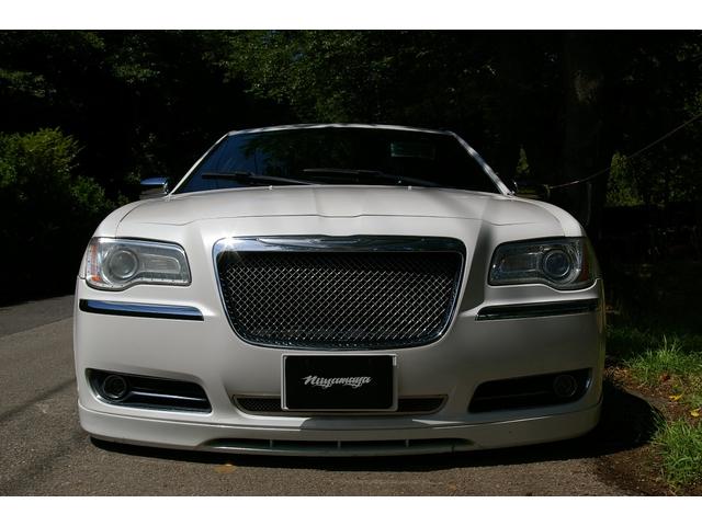 5.7HEMI HYD DUB22inc パノラマサンルーフ(2枚目)