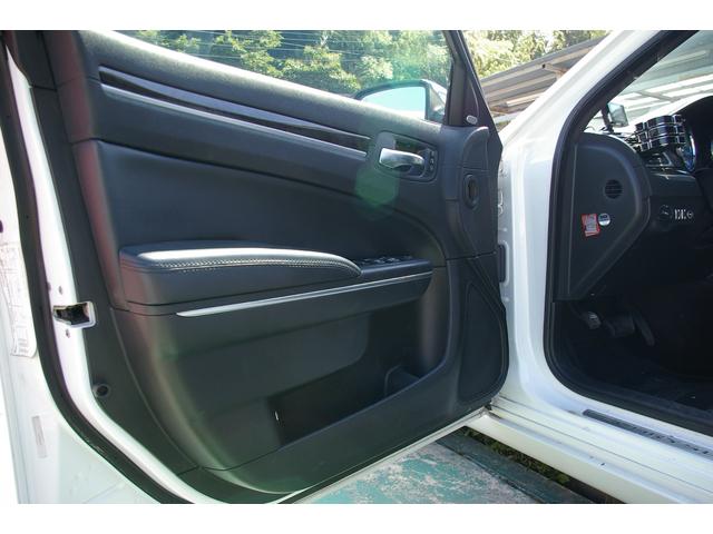 5.7HEMI HYD DUB22inc パノラマサンルーフ(20枚目)