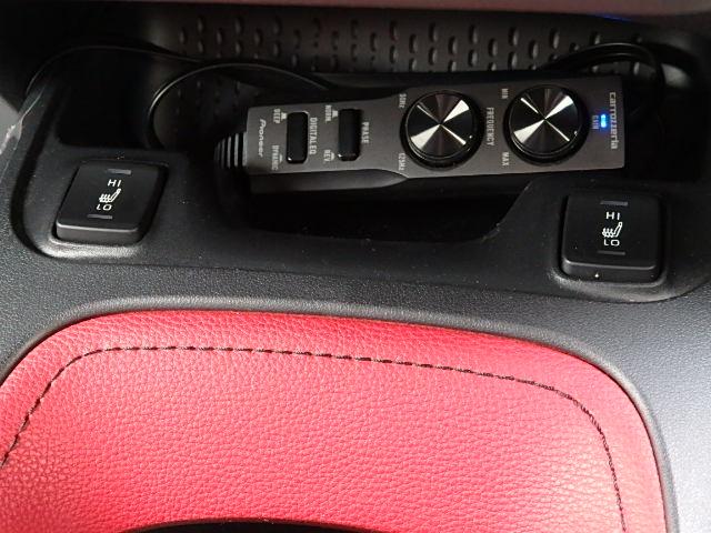 カローラスポーツ Ｇ　Ｚ　６速マニュアル　ナビ　Ｂｌｕｅｔｏｏｔｈ　地デジ　バックカメラ　衝突軽減　レッド革ブラックコンビシート　ソナー　ドライブモードセレクト　サブウーハー　ＥＴＣ　全記録簿有　車検整備　１年保証（13枚目）
