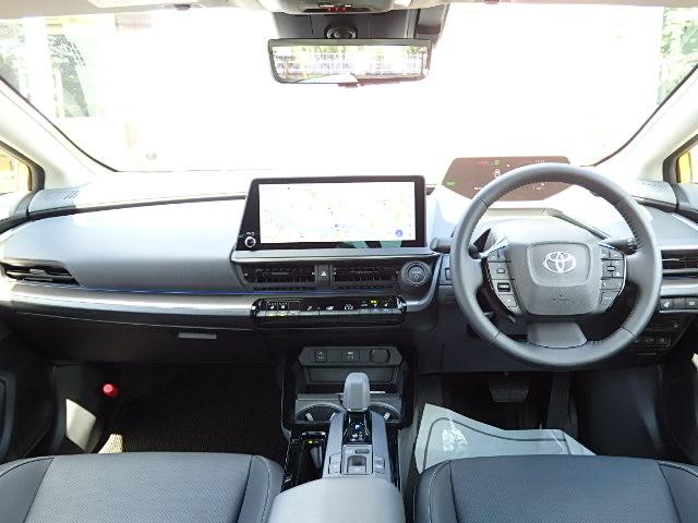 プリウス Ｚ　Ｚ（５名）　ワンオーナー　禁煙　新車保証継承　衝突軽減　チームメイト　１２．３型ＴＶナビ　パノラマルーフ　デジタルインナーミラー　１９インチアルミ　充電ケーブル　車検Ｒ９／１１（9枚目）