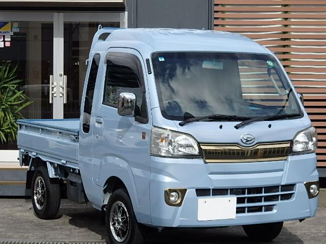 ハイゼットトラック ジャンボ　５５ｔｈアニバーサリーゴールドエディション　関東産　切替式４ＷＤ　スロープ式平シート　ＬＥＤライト　フォグライト　ＥＴＣ　Ｗエアバック　キーレス　ＡＢＳ　黒革調シートカバー　車検Ｒ８／５　１年保証（2枚目）