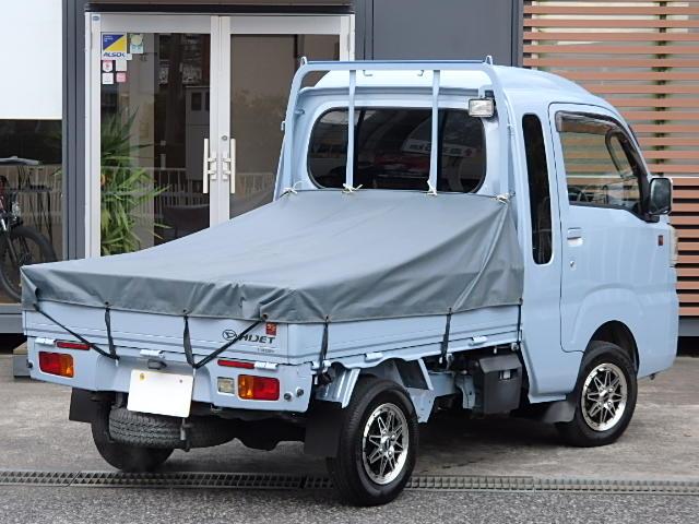 ハイゼットトラック ジャンボ　５５ｔｈアニバーサリーゴールドエディション　関東産　切替式４ＷＤ　スロープ式平シート　ＬＥＤライト　フォグライト　ＥＴＣ　Ｗエアバック　キーレス　ＡＢＳ　黒革調シートカバー　車検Ｒ８／５　１年保証（3枚目）