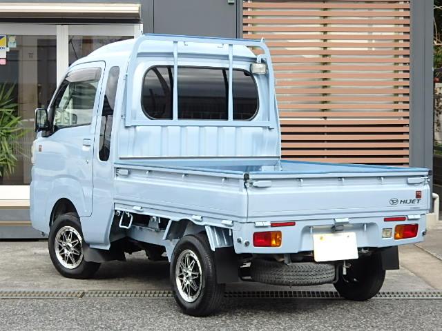 ハイゼットトラック ジャンボ　５５ｔｈアニバーサリーゴールドエディション　関東産　切替式４ＷＤ　スロープ式平シート　ＬＥＤライト　フォグライト　ＥＴＣ　Ｗエアバック　キーレス　ＡＢＳ　黒革調シートカバー　車検Ｒ８／５　１年保証（4枚目）