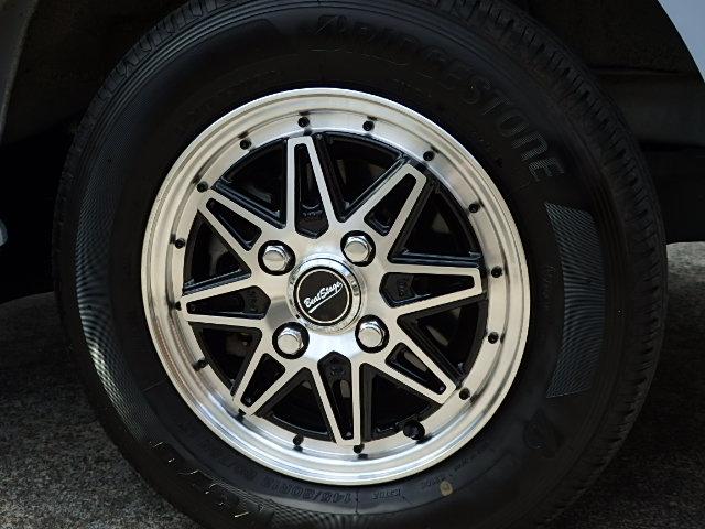 ハイゼットトラック ジャンボ　５５ｔｈアニバーサリーゴールドエディション　関東産　切替式４ＷＤ　スロープ式平シート　ＬＥＤライト　フォグライト　ＥＴＣ　Ｗエアバック　キーレス　ＡＢＳ　黒革調シートカバー　車検Ｒ８／５　１年保証（9枚目）