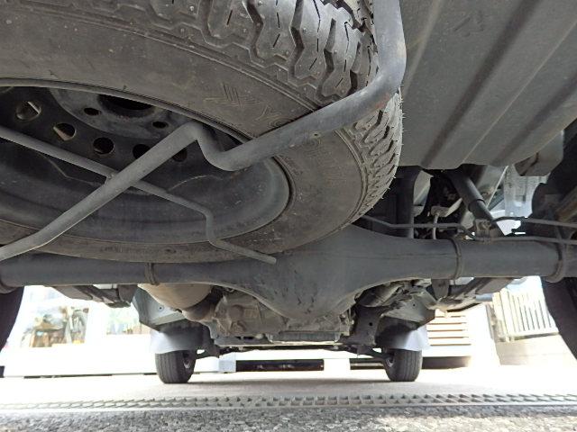 ハイゼットトラック ジャンボ　５５ｔｈアニバーサリーゴールドエディション　関東産　切替式４ＷＤ　スロープ式平シート　ＬＥＤライト　フォグライト　ＥＴＣ　Ｗエアバック　キーレス　ＡＢＳ　黒革調シートカバー　車検Ｒ８／５　１年保証（13枚目）