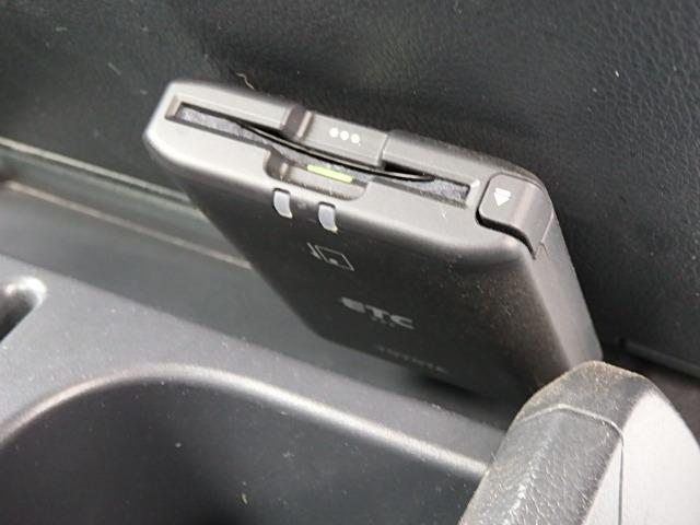 ハイゼットトラック ジャンボ　５５ｔｈアニバーサリーゴールドエディション　関東産　切替式４ＷＤ　スロープ式平シート　ＬＥＤライト　フォグライト　ＥＴＣ　Ｗエアバック　キーレス　ＡＢＳ　黒革調シートカバー　車検Ｒ８／５　１年保証（18枚目）