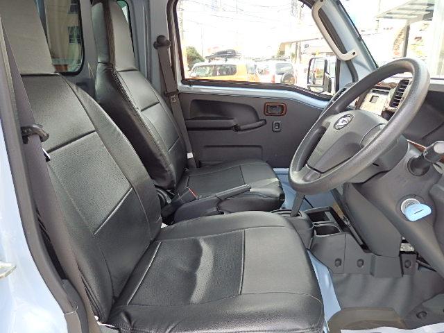 ハイゼットトラック ジャンボ　５５ｔｈアニバーサリーゴールドエディション　関東産　切替式４ＷＤ　スロープ式平シート　ＬＥＤライト　フォグライト　ＥＴＣ　Ｗエアバック　キーレス　ＡＢＳ　黒革調シートカバー　車検Ｒ８／５　１年保証（20枚目）