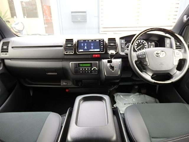 ハイエースバン スーパーＧＬ　ダークプライムＩＩ　ワンオーナー　禁煙　セーフティセンス　衝突軽減　ナビ　Ｂｌｕｅｔｏｏｔｈ　地デジ　バックカメラ　パノラミックビュー　ＥＴＣ　ドラレコ　全記録簿有　車検Ｒ８／１０　新車保証継承（5枚目）