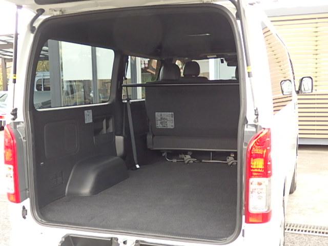 ハイエースバン スーパーＧＬ　ダークプライムＩＩ　ワンオーナー　禁煙　セーフティセンス　衝突軽減　ナビ　Ｂｌｕｅｔｏｏｔｈ　地デジ　バックカメラ　パノラミックビュー　ＥＴＣ　ドラレコ　全記録簿有　車検Ｒ８／１０　新車保証継承（19枚目）