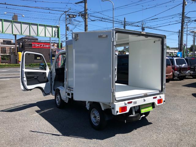 キャリイトラック 　保冷車　４ＷＤ　１年間保証付き　禁煙車　キーレス　積載量３５０ｋｇ　エアコン　運転席エアバック　三方開　スタッドレスタイヤ付き　スペアキー　パワーステアリング　ルームクリーニング実施済み（54枚目）